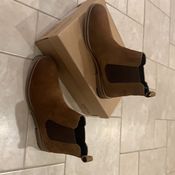 NWT- Crevo Chelsea boots - Picture 3 of 4